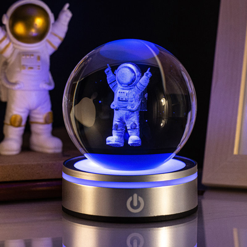 3D Luminous Crystal Ball